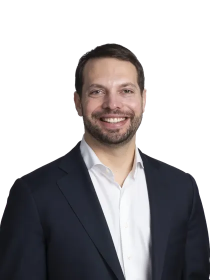 Alex Weiss headshot