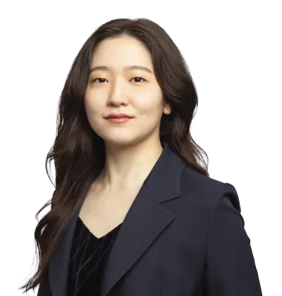 Emma Lee headshot