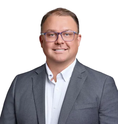 Ryan Slunaker headshot