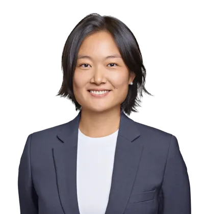Weijia Nina Zhang headshot