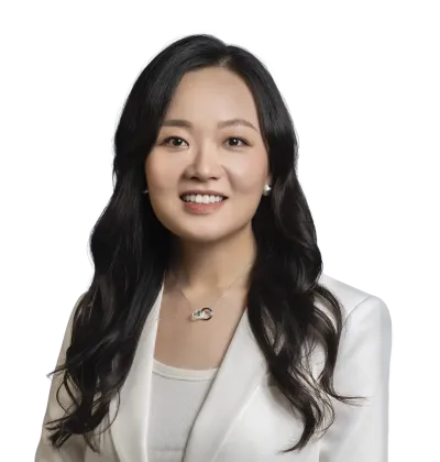 Zoe Zhang headshot